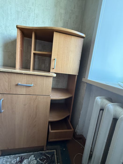 отдам компьютерный стол