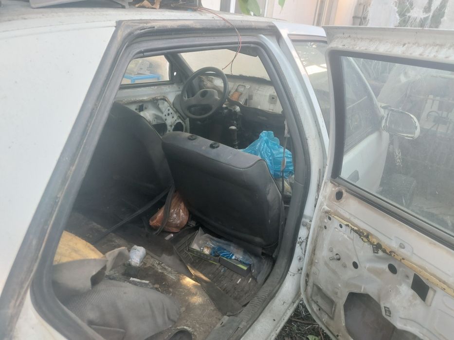 Продам рено 19 с запчастями