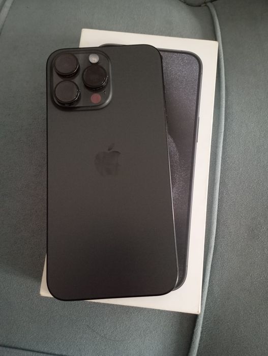 Продам айфон 15 про Макс