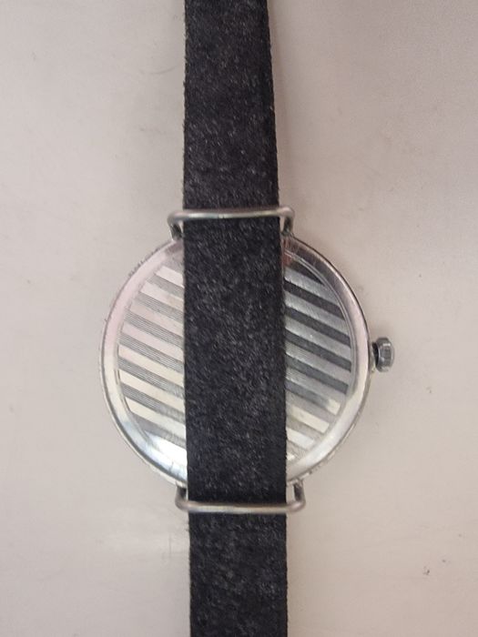 Часы Молния наручные