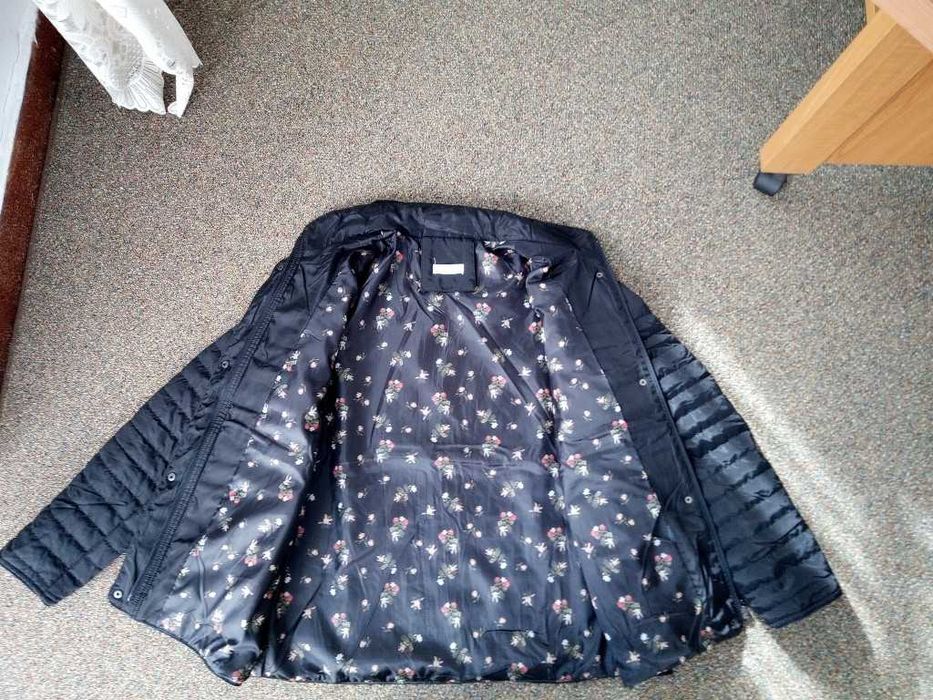 Geacă Lejeră Neagră Matlasată MITNO Roma Căptușeală Florală -L Fit S/M