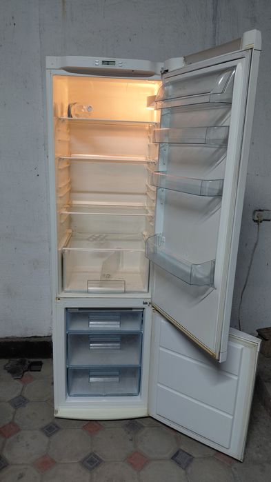 Холодильник Electrolux