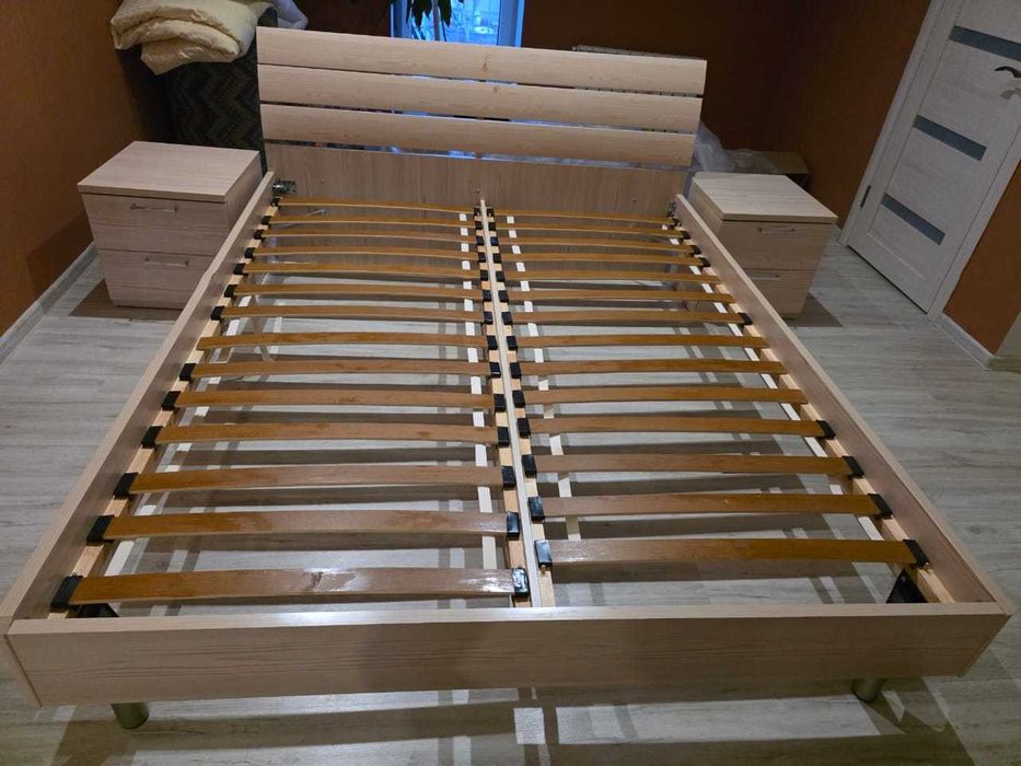 Двухспальная кровать