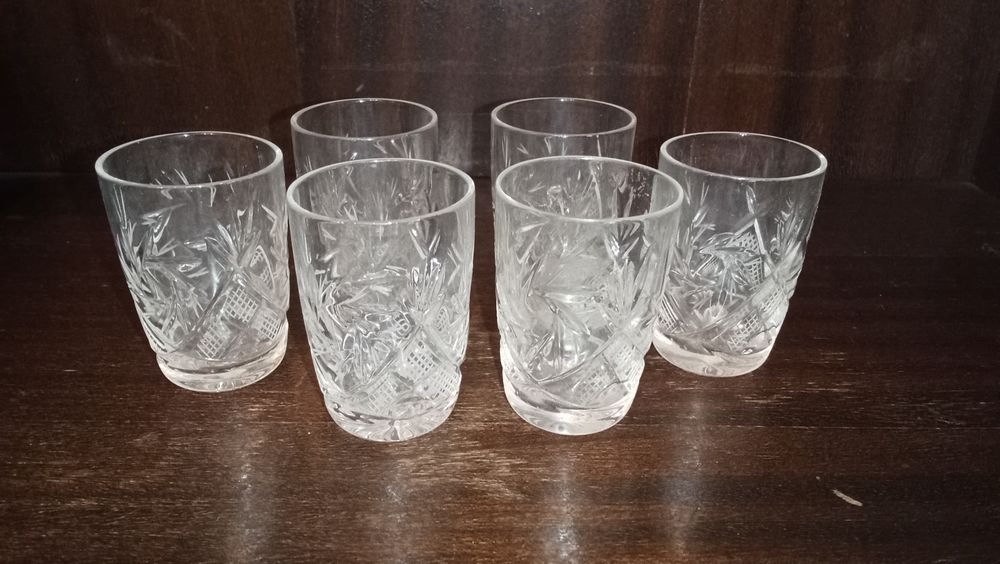 Хрустальные рюмки