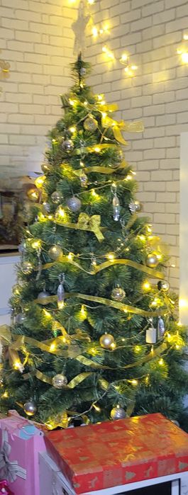 Ёлка новогодняя пышная густая