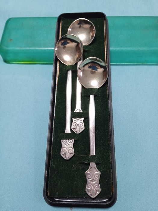 Продам ложки серебро