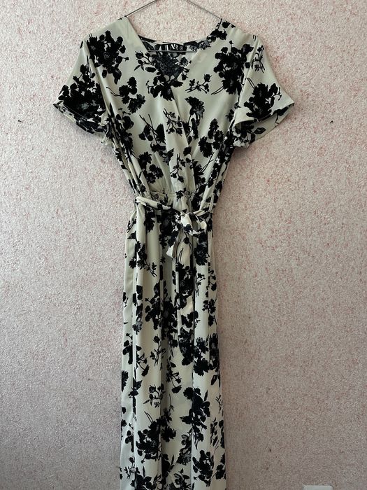 Рокля Zara, H&M, BCBG Maxazria