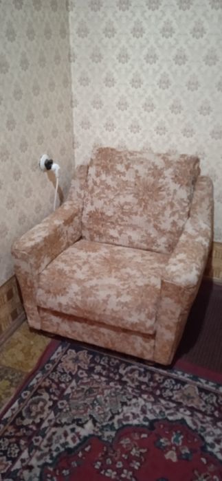 Кресла мягкие аккуратные,немецкие,Столы,стул