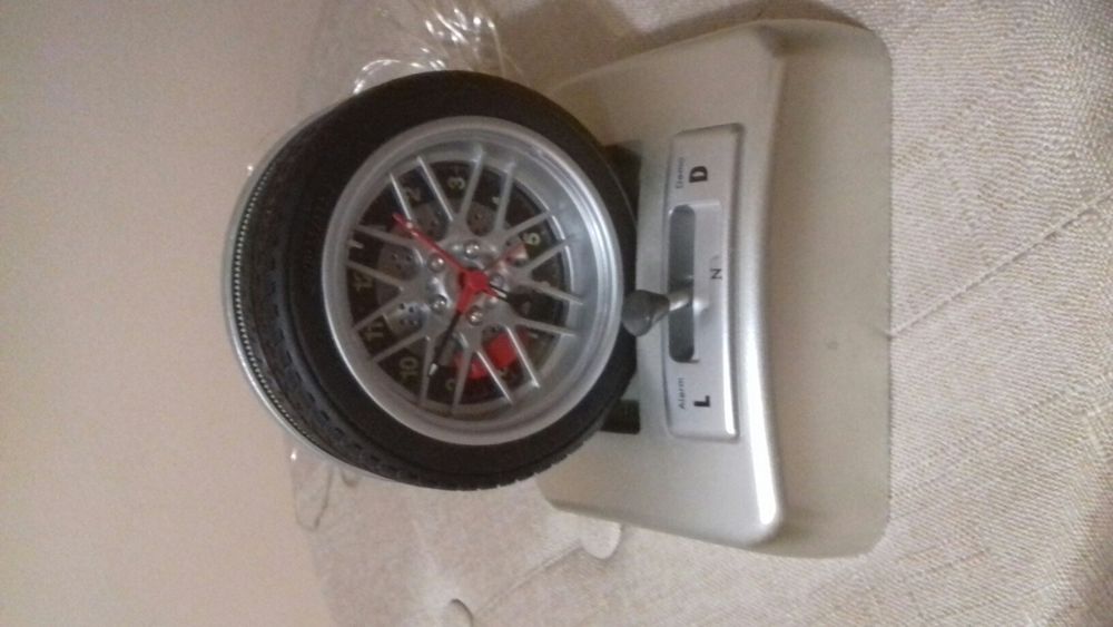 Ceas cu alarma în stare excelenta