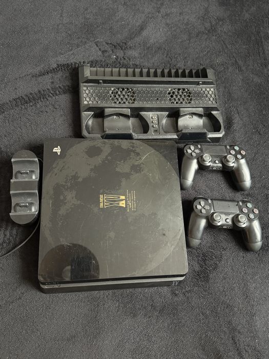 Ps4 slim Final Fantasy