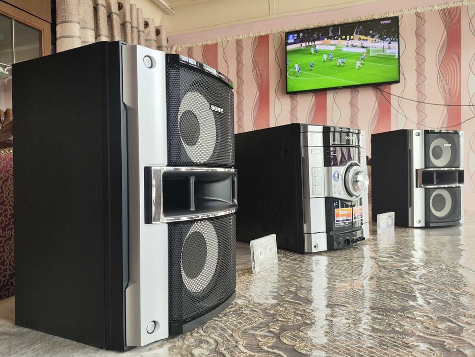 Sony 4000 watt bass va ovozi toza va kuchli