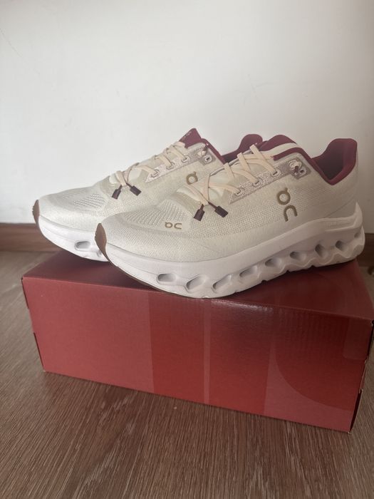 Спортивные крлссовки