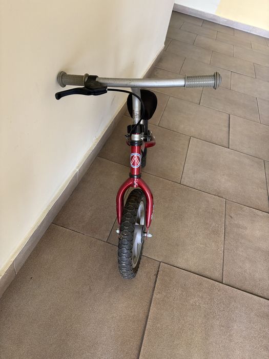 Bicicleta fara pedale pentru copii