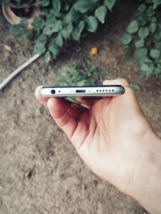 Продам iPhone 6s 64GB