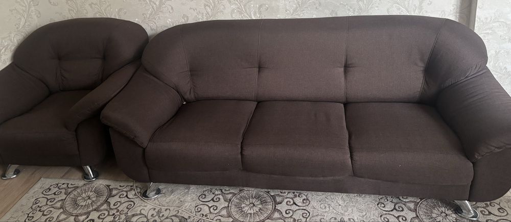 Продам комплект дивана и кресла