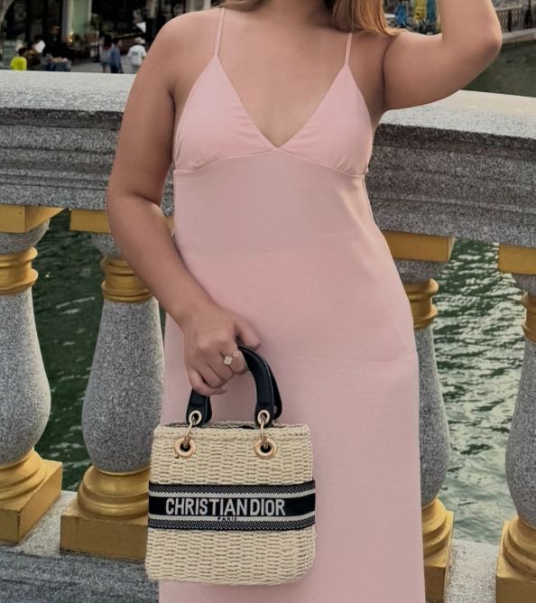 Нежно-розовое платье