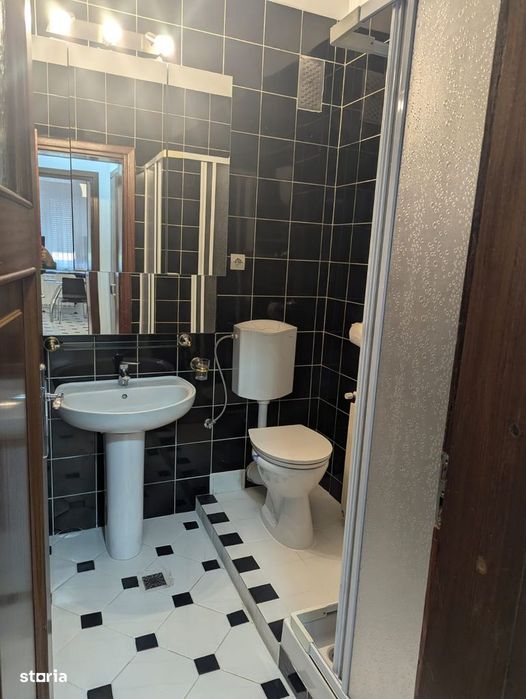 3 camere decomandat Primăverii,2 min Metrou Aviatorilor3 min Herăstrău