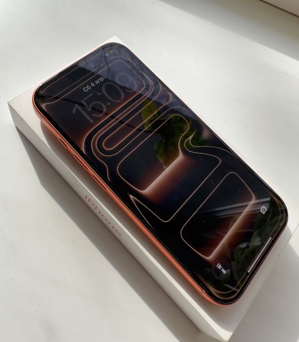 Продам айфон 17 pro ( заблокирован)
