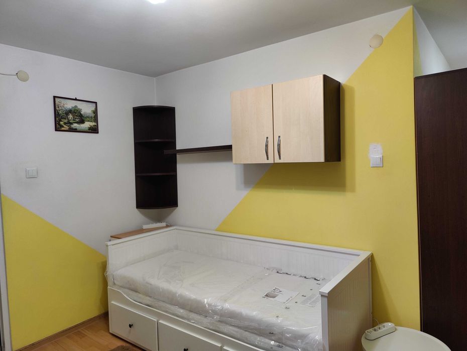 Garsoniera de inchiriat, Postavarul, 1 Decembrie