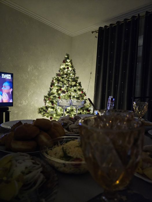 Продам красивую ёлочку