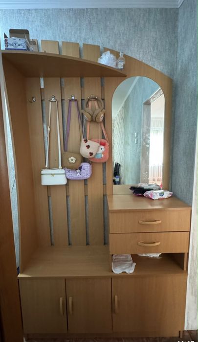 Продам шкаф прихожий