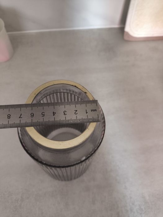 Ваза стеклянная 1000 тг