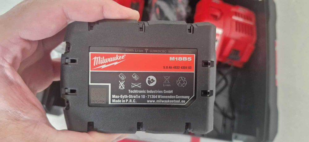 Milwaukee – 4 батерии M18 5.0Ah, 2 бързи зарядни и куфар HD Box - Чисто нов комплект