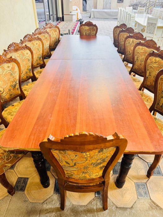 Стол стул……………..