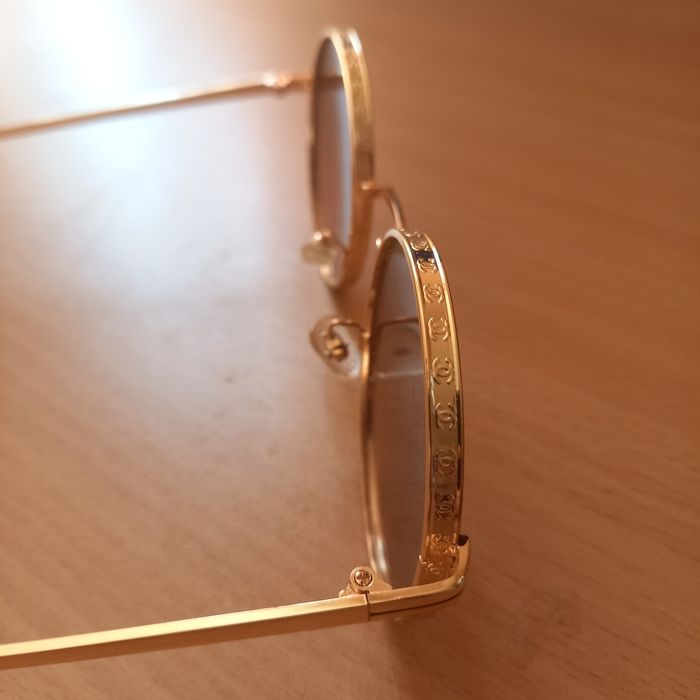 Солнцезащитные очки Солнечные