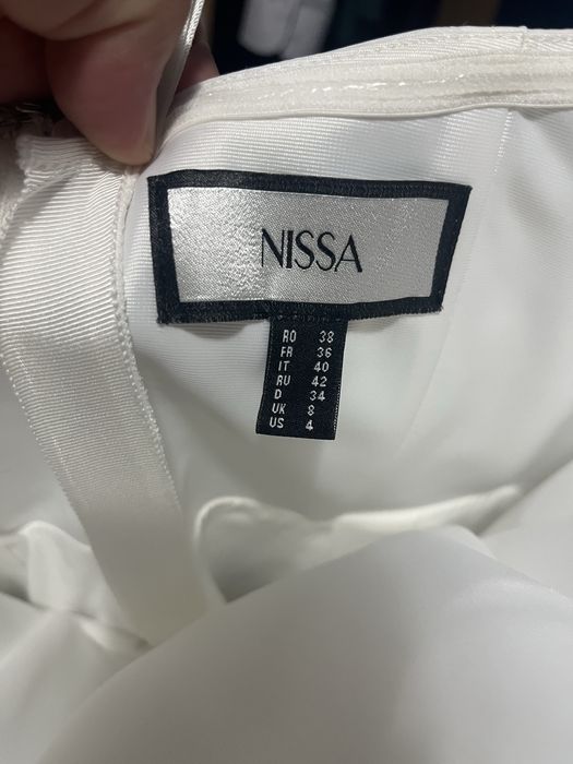 Rochie elegantă NISSA din tafta cu floare pe bust – mărimea 38