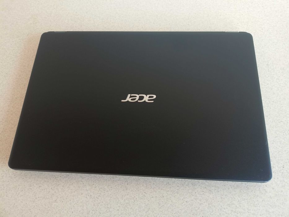 Laptop Acer EX215 disp 15,6 proc I3-8130u ram 8 ddr4 SSD Baterie 2:30H