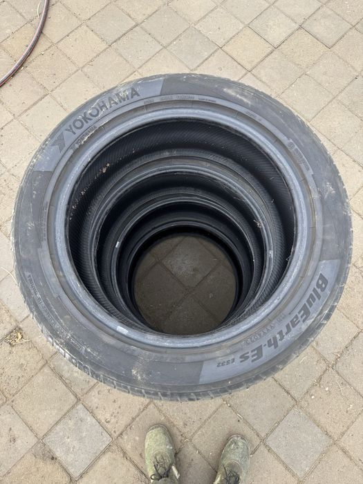 Yokohama 225/50 R17 летние