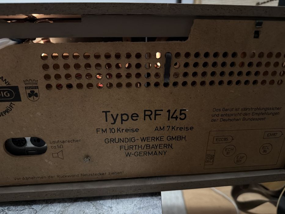 Radio pe lampi grundig 145