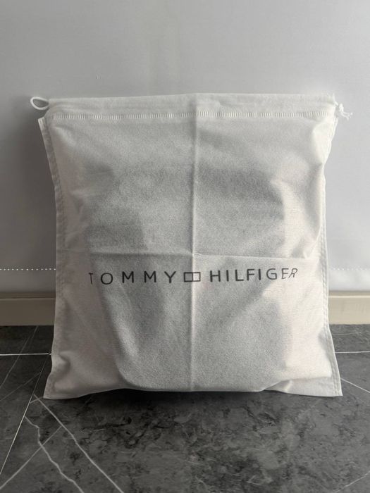 Удобная барсетка (Tommy hilfiger) 10/10
