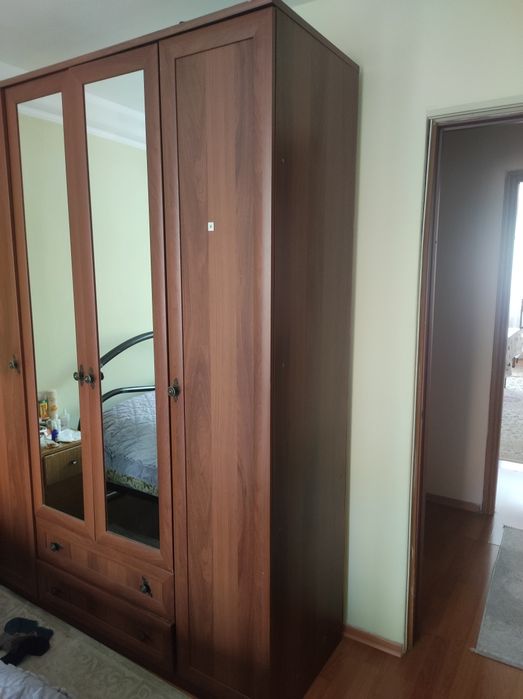 Срочно продам шкаф