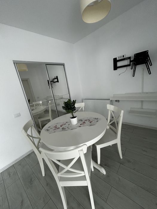 Inchiriez apartament 3 camere bloc nou lenin sud