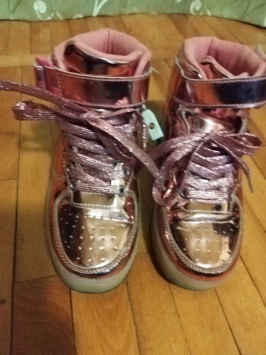 Ghete fete cu role Heelys