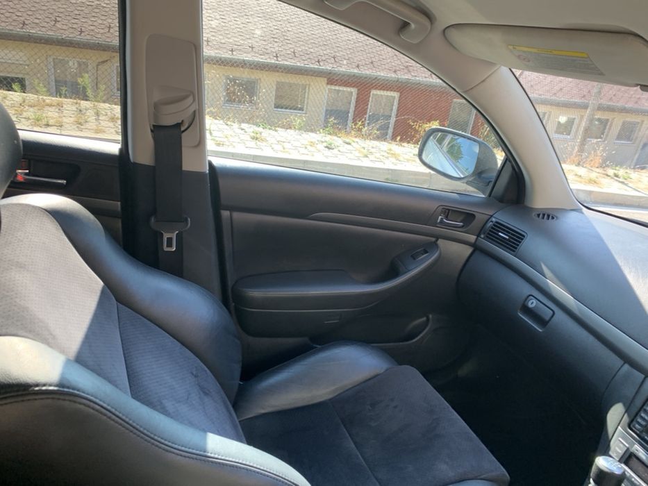 Toyota Avensis Кожен Салон Алкантара ПЕРФЕКТЕН !