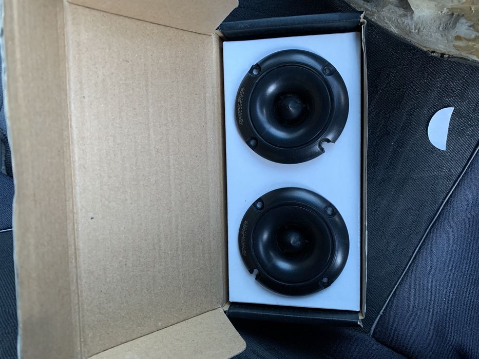 Подиумы с рупорами Golf 4