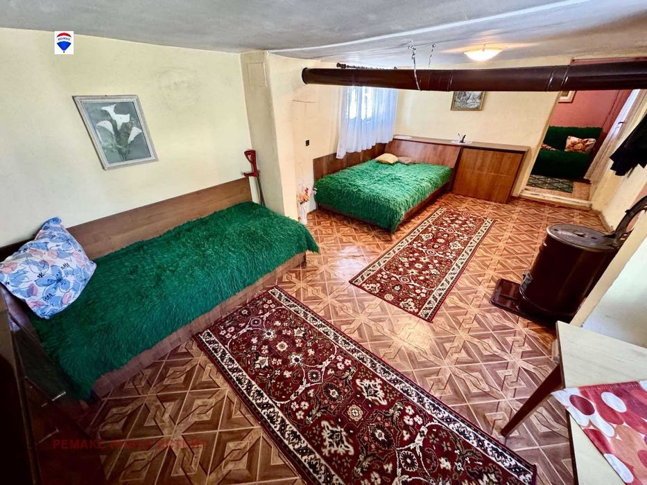 Къща с двор за продажба в гр. Две могили