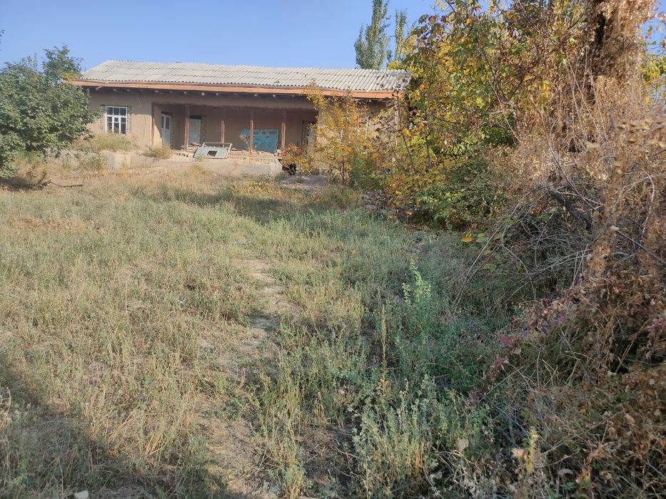 Yuqori Chirchiq janbul sentrda joylashgan