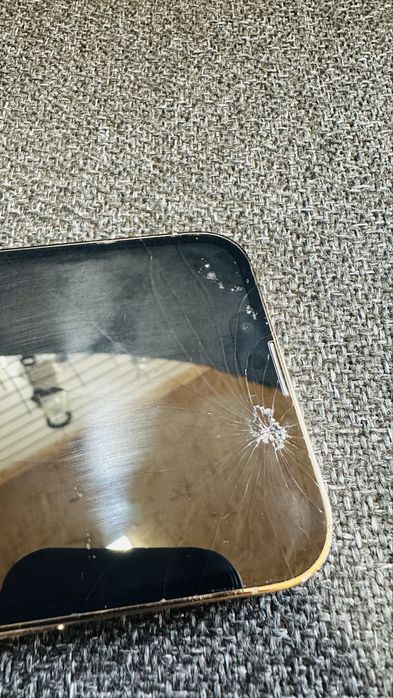Телефон iPhone 13 pro Gold