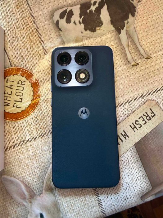 Телефон motorola edge 70 pro