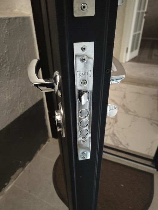 Замок очиш установка Eshik ochish zamokРемонт замков установка замков