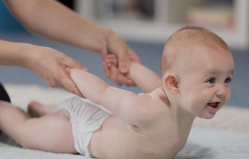 Балаларға массаж жасаймын,