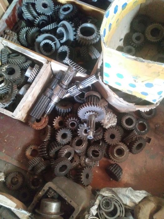 ЗИЛ. ГАЗ.УАЗ разные запчасти