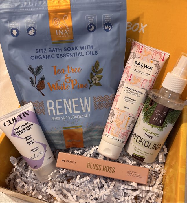 Козметика. Кутия с висококачествена козметика.