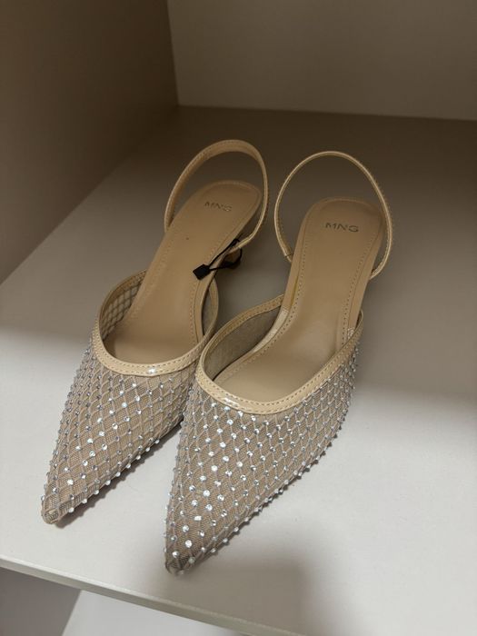 Туфли от бренда mango