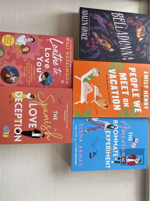 Продавам книги на английски и български