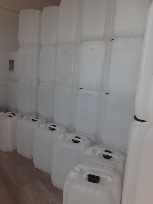 Продам канистры 20 л б/у